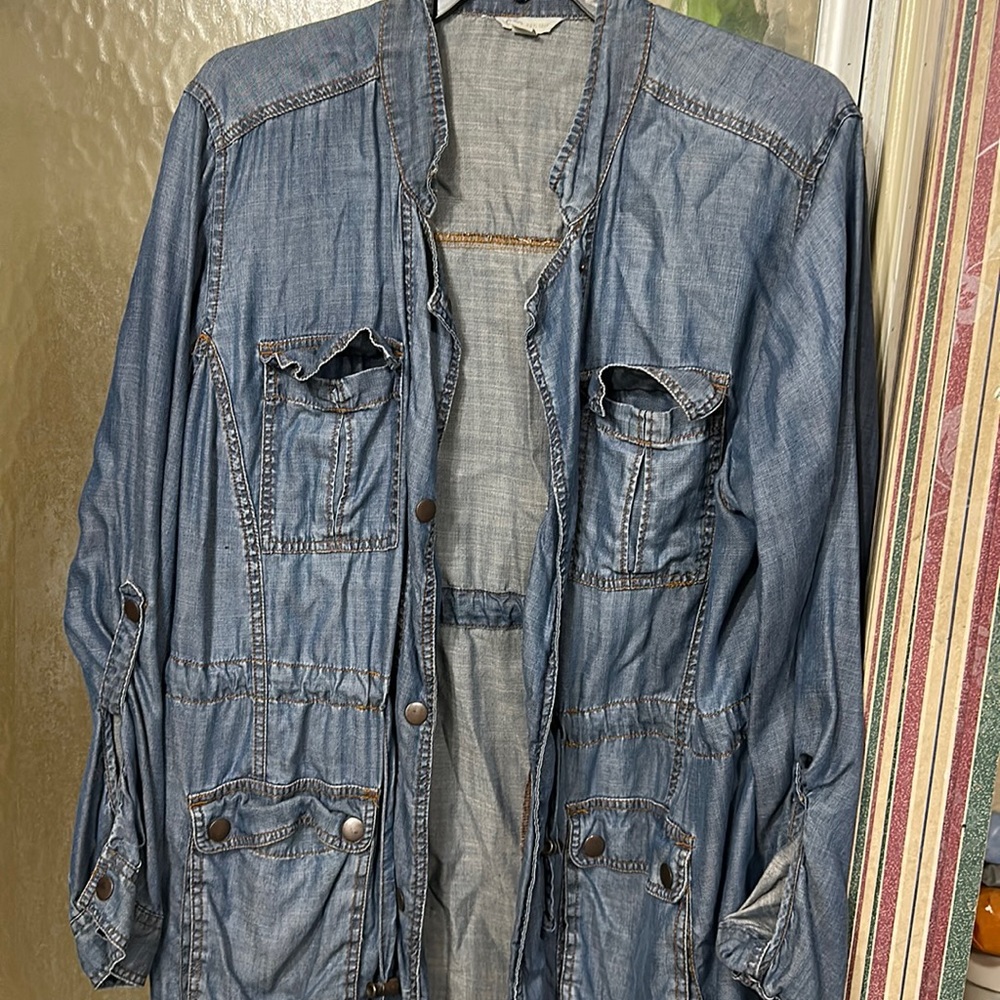 Women’s denim shirt/jacket. Smoke/pet free home. Never worn.